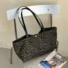 Bolso Transfronterizo Estampado de Leopardo para Mujer Nuevo Estilo Otoño 2026 Bolso de Mano de Mezclilla Bolso de Tela de Lujo Ligero Gran Capacidad Bolso de Hombro Único