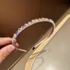 Diadema de Cristal con Forma de Flor de Cuatro Hojas para Mujer de Verano Super Brillante Cristal de Vidrio Transparente Delgada de Lujo Ligero Accesorios para el Cabello Estilo Coreano