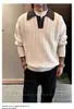 Estilo Old Money, apariencia de dos piezas, suéter de cuello alto color block, versátil y chic sin esfuerzo, suéter de punto de cuello alto para hombre con un ambiente sofisticado e intelectual