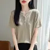 Nova Camisa Base T-shirt Tricotada de Manga Curta Feminina Cor Sólida Tencel Linho Bainha Dobrada Decote V de Alta Costura Pronta para Vestir Primavera/Verão 2026