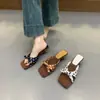 Sandalias Chuyuji de estilo francés con lazo y lunares, sin cordones, para mujer, para uso exterior en verano, nuevo modelo 2026, ropa de vacaciones con faldas, sandalias de cuña