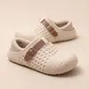 Chinelos Perfurados Birkenstock Retrô Francês Feminino Outono Inverno Quente Solado Macio Roupa de Casa Uso Externo Fivela Chinelos de Algodão com Pelúcia Impermeável