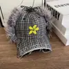 Gorra de Béisbol con Orejeras a Cuadros Coreana para Mujer Invierno Exterior Ciclismo y Esquí Resistente al Viento y al Frío Gorra Lei Feng Gorra de Piloto