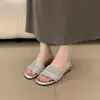 Sandalias Planas Plateadas Frescas y Elegantes con Tacón de Cuña, Nuevo Modelo de Verano con un Toque de Lujo, Sandalias con Pedrería para Vacaciones, Estilo Coreano
