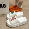 Sandalias y Pantuflas Personalizadas de Suela Gruesa y Rica para Mujer Verano Exterior a la Moda Celebridad de Internet Interior Hogar Sensación Suave Sandalias de Suela