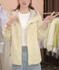 Moda Joven Nueva y Elegante Chaqueta Corta con Capucha para Mujer, Holgada y Estilosa, de Contraste de Color, Abrigo Casual Versátil, Primavera y Otoño 2026