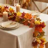 Guirnalda Simulada de Hojas de Arce Otoñales Decoración de Acción de Gracias Halloween para Escaleras, Chimenea, Mesa de Comedor, Colgante de Puerta, Enredadera de Flores Artificiales Venta al por Mayor