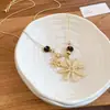 Collar de Flor Fruncida con Cuentas de Piedra Ojo de Tigre, Sencillo y de Moda, Lujo Ligero con un Toque de Alta Gama, Cadena para Suéter con un Diseño Único, Cadena de Cuello de Nicho