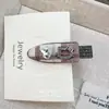 Pinza de Pato de Aleación Ovalada a Cuadros con Pedrería en Forma de Corazón de Lujo Ligero Coreano Exquisito Versátil Pasador para Flequillo Dulce Fresco Accesorio para el Cabello