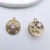Pulseira com Pingente Único Vazado em Cobre Banhado a Ouro com Zircônia Microincrustada Material de Contas de Cristal Artesanal Acessórios para Joias DIY
