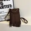 Bolsa Pequena com Franja Cor Sólida Fosca Design Retrô de Nicho 2026 Outono Nova Tendência de Alto Valor Bolsa Transversal para Celular