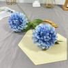 2 cabezas fragancia tenue 2 cabezas crisantemo ceremonia de boda salón de bodas fila de flores de bienvenida camino de entrada arreglo floral alto decoración floral fiesta de globos