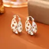 Pendientes de Aro de Cuadros de Amazon Transfronterizos Europeos y Americanos, Pendientes Huecos Exquisitos de Moda de Gama Alta, Pinzas para Orejas en Forma de U Estilo Ins