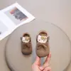 Zapatos de Cuero para Niñas Zapatos Birkenstock Estilo Primavera/Otoño 2026 Forro Simple Estilo Nuevo Suela Suave Antideslizante para Niños Zapatos para Caminar con Cabeza de Gato Zapatos de Princesa