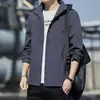 Nueva chaqueta deportiva softshell para hombre y mujer, chaqueta casual cortavientos e impermeable primavera y otoño 2026