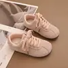 Zapatillas de Entrenamiento Alemanas para Niñas Modelo Nuevo Otoño 2026 Zapatos Casuales Bordados Florales para Niños Tenis Ligeros Antideslizantes para Niñas Pequeñas