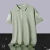 Camisa polo masculina de seda gelada para o verão com colarinho virado, mangas curtas, estilo business, cor sólida, confortável, versátil, respirável e moderna