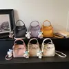 Bolsas Femininas Modernas Transfronteiriças 2026 Nova Bolsa Transversal Super Popular Versátil para Trabalho e Deslocamento Bolsa de Mão Retrô Bolsa Saco