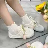 Zapatos Transpirables de Entrenamiento Moral Populares Tulipán Zapatos de Mujer 2025 Primavera y Verano Nuevos Ins Color Dopamina Zapatos Casuales para Mujer