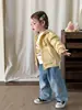 Conjunto de Primavera e Outono para Meninas Roupas Infantis Zhe Li 2026 Novas Roupas Infantis Estilosas Jaqueta para Bebê Menina Camiseta Calça