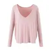 Conjunto de tres piezas para mujer en otoño: top de tirantes a rayas bicolor + camiseta de blusa holgada de manga larga con cuello en V + pantalones de campana de cintura alta