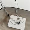 Collar de mariposa con patrón de onda para mujer, diseño avanzado de nicho de lujo ligero, moda dulce y cool, exquisita cadena para suéter de celebridad de Internet, moda