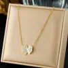 Versátil Cadena de Clavícula Mariposa para Viajes Diarios, Acero Inoxidable Chapado en Oro con Colgante de Moño Incrustado de Diamantes, Elegante Collar, Lujo Ligero y Estilo de Nicho