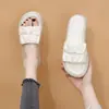 Chinelos Planos Estilo Chanel para Mulheres, Adequados para Uso Externo, Nova Moda Verão 2026 Sandálias Versáteis de Solado Grosso para Combinar com Vestidos, Sandálias de Praia