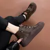 Novos Sapatos Femininos Outono/Inverno 2026 Versão Esportiva Botas Martin de Solado Grosso Forradas com Pelúcia Botas de Algodão Sapatos de Lona Botas de Neve Pão