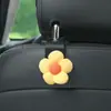 Gancho para carro multifuncional cáqui temperamento florzinha encosto de cadeira armazenamento suprimentos para carro artefato essencial acessórios de carro mulheres