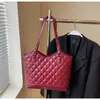 Bolsa Tote Acolchada de Gran Capacidad para Mujer Otoño 2025 Nuevo Versátil Accesible Lujo Elegante Casual Bolso de Hombro/Axila