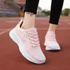 Zapatos deportivos de malla transpirable versátiles para primavera, zapatillas de correr ultraligeras antideslizantes para viajes, marca Johnny Danlai
