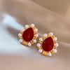 Aretes de tuerca de perlas ovaladas de perlas rojas vino retro franceses, aretes de diseño de nicho versátiles de moda
