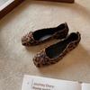 Novas Sapatos Femininos Elegantes para Outono Estilo Outono Bico Quadrado Laço Raso Salto Bloco Estampa de Leopardo Versátil Ultra-Macio