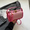 Bolso tipo caja retro de lujo ligero de comercio exterior de alta gama para mujer, nuevo bolso de mano de moda 2026, bolso pequeño cuadrado para hombro y cruzado