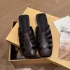 Nueva falda tejida sin cierres en negro para usar al aire libre, sandalias de suela blanda 2026, zapatillas de verano retro con puntera cerrada y diseño calado