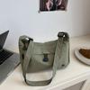 Bolsa de Nylon de Grande Capacidade para Mulheres 2025 Nova Bolsa Transversal Casual de Primavera e Verão Bolsa de Ombro Leve para Viagem e Deslocamento