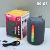 Altavoz bluetooth inalámbrico nuevo transfronterizo BS-03 cilíndrico de tela portátil luces RGB portátil tarjeta pequeño estéreo