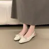 Sandálias Fechadas com Laço de Bolinhas Estilo Suave Coreano First Encounter Season para Mulheres, Sapatos Vazados Planos, Novo Modelo 2026