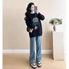 Traje de Maternidad Primavera y Otoño Moderno y a la Moda 2025 Sudadera Holgada Superior Jeans Conjunto de Dos Piezas Manga Larga