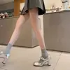 Zapatos de tacón alto color vino tinto vintage para mujer estilo coreano Mary Jane Tacón grueso Otoño 2024 Nuevos Zapatos poco profundos de charol con correa en T