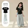 Conjunto de Roupas para Meninas: Conjunto de Duas Peças com Calça Xadrez Casual de Gola Redonda para Crianças Mais Velhas, Novo Estilo de Verão com Color-Blocking, Roupa Casual Fashion e Estilosa