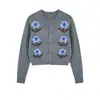Nuevo cárdigan jacket de estilo coreano para otoño, bloques de color, diseño fresco, dulce y versátil, flores bordadas, tejido, suéter para mujer