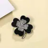 Broche Europeu e Americano Floral com Pedras Preciosas para Mulheres, Broche Floral de Alta Qualidade com Pérolas, Acessório de Alfinete Estilo Chanel, Broche