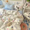 Set de Ropa de Cama para Bebé de Grado A Algodón Puro Cuatro Piezas Estilo Fresco Ins Algodón Lavado Dibujos Animados Lindos Estilo Crema Sábana Funda de Edredón