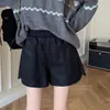 Shorts de couro PU para mulheres, novo estilo outono 2026, apresentando uma paleta de cores Maillard, design de cintura alta, efeito emagrecedor, cordão versátil e calças casuais de perna larga