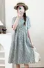121 Vestido Estilizado y Juvenil de Cuadros Florales con Ceñidor en la Cintura para Mujer, Nuevo Vestido de Verano 2026 de Longitud Media