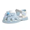 Sandálias Infantis 2026 Verão Novo Calçados de Praia para Crianças Sola Macia Antiderrapante Estilo Princesa para Meninas Versátil Sapatos de Princesa