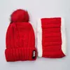 Otoño e invierno Nuevo con terciopelo acolchado logo de letra B bola de lana gorro de lana tejido bufanda traje cálido de dos piezas para mujer