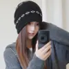 Touca Jacquard de Lã Pura Estilo Fair Isle com Malha Canelada para Mulheres Inverno Afina o Rosto Touca Fria Gorro Quente